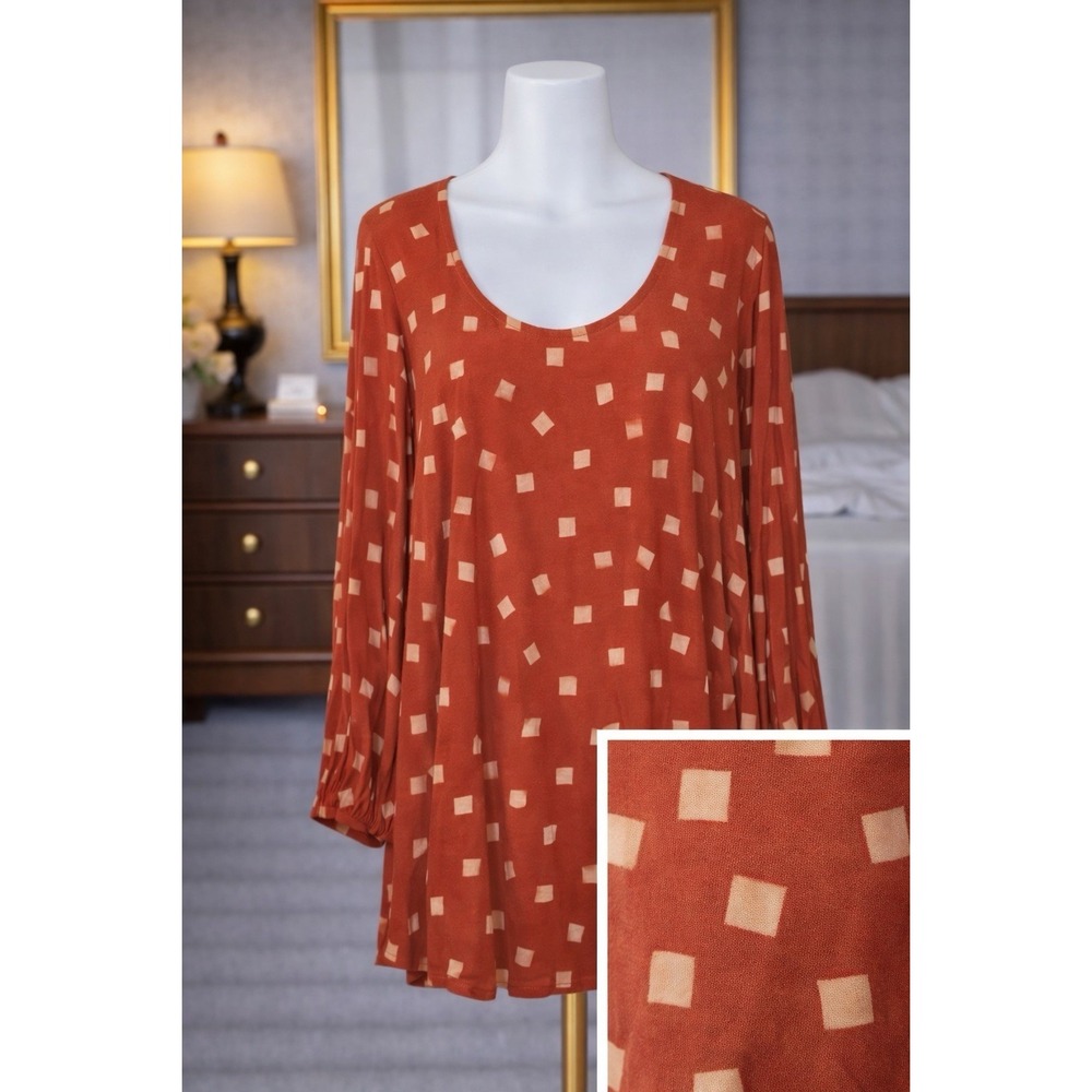 Torrid Popover Tunic Top Size 3 3X Orange Geometric Pleated Long Sleeves Flowy